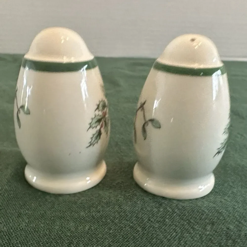 Vintage Spode Christmas Tree Salt & Pepper Shakers Green Trim Made in England